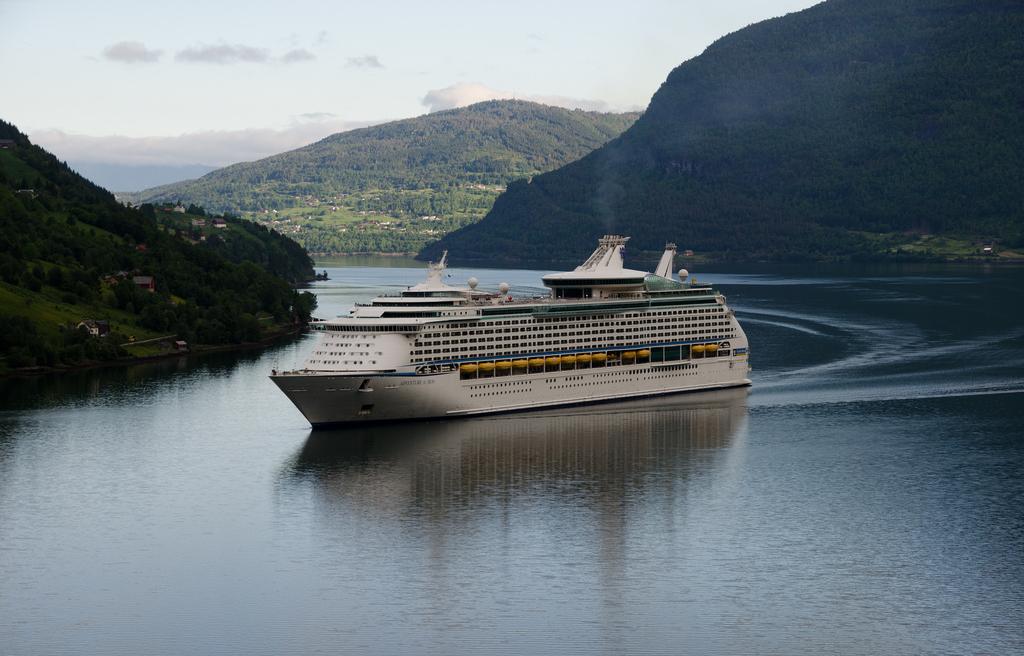 CRUCEROS ADVENTURE OF THE SEAS FIORDOS NORUEGOS CRUCEROS NORUEGA NORWAY FJORDS ROYAL CARIBBEAN CRUCEROS NORTE DE EUROPA ADVENTURE OF THE SEAS